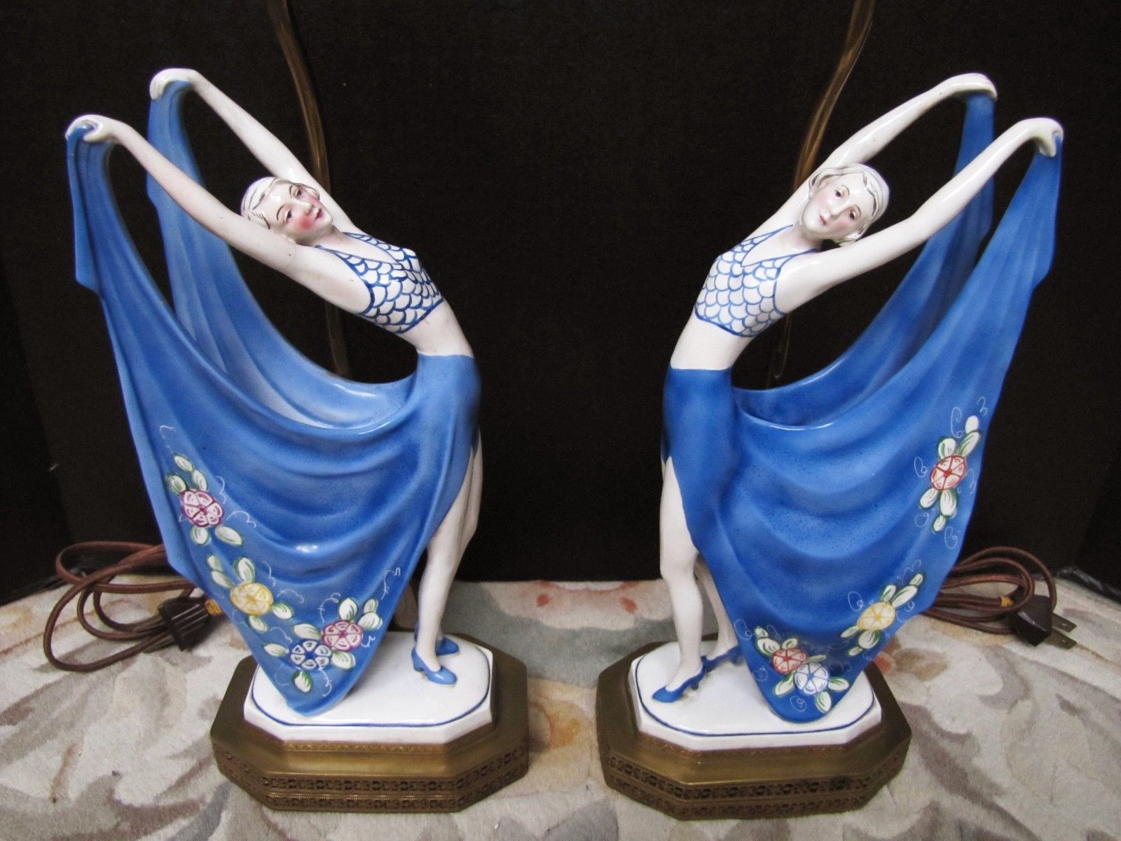 Les plus belles lampes Art Déco : la femme à l